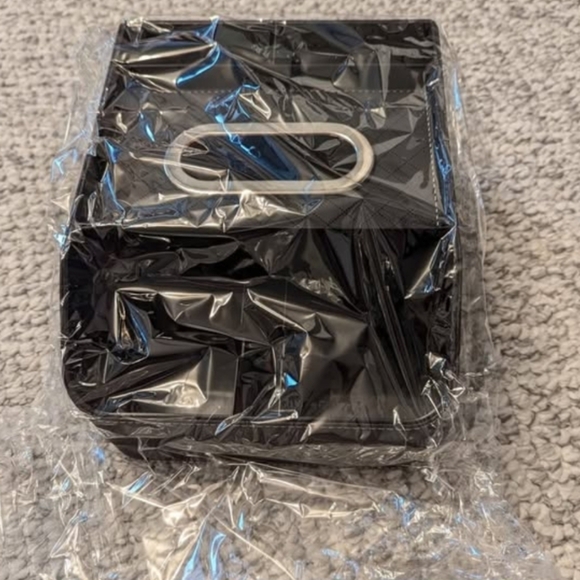 BNIB - Car/Truck Armrest Organizer - Picture 2 of 3